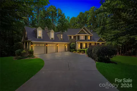 198 Freshwater Ln, Mooresville, NC 28117