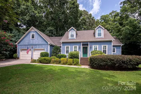 5840 Winburn Ln, Charlotte, NC 28226