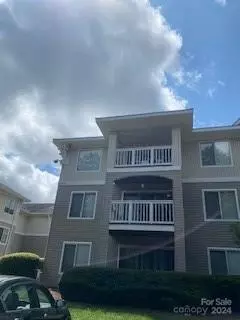 10001 Graduate M Ln #M, Charlotte, NC 28262