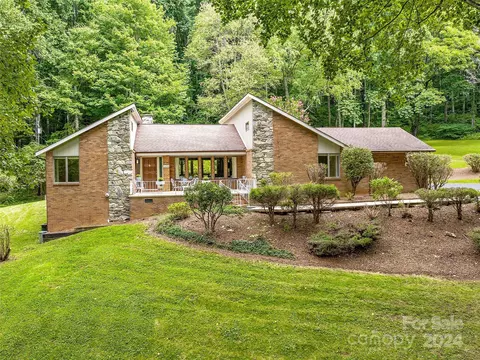 2394 Plott Creek Rd, Waynesville, NC 28786