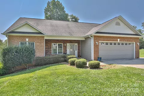 300 Lexi Dr, Millers Creek, NC 28651