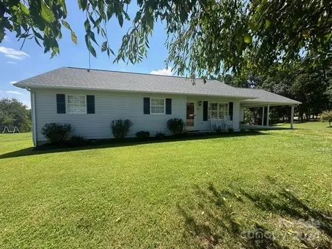 244 N Woodleaf Rd, Forest City, NC 28043
