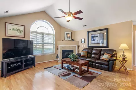 727 Ledgestone Ct, Tega Cay, SC 29708 photo 5