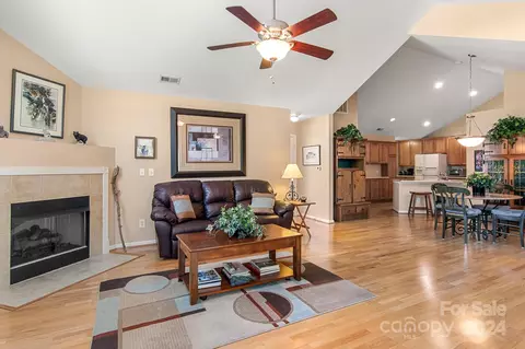 727 Ledgestone Ct, Tega Cay, SC 29708 photo 6