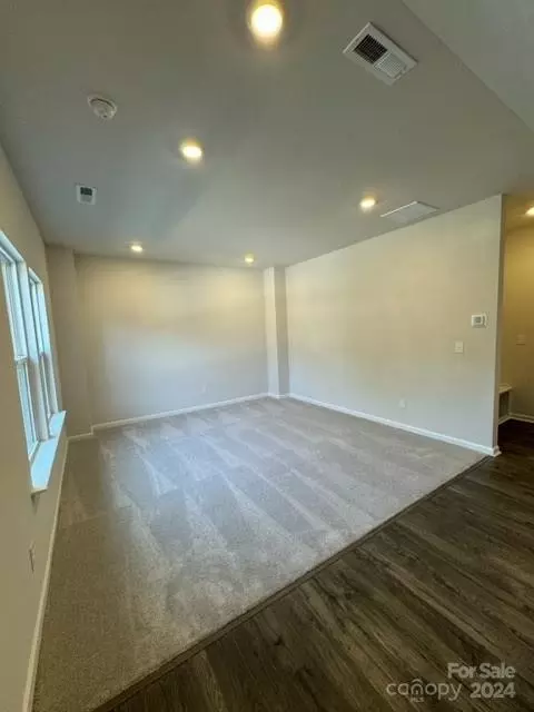 Living - 423 Jetton St, Davidson, NC 28036 photo 1 of 3