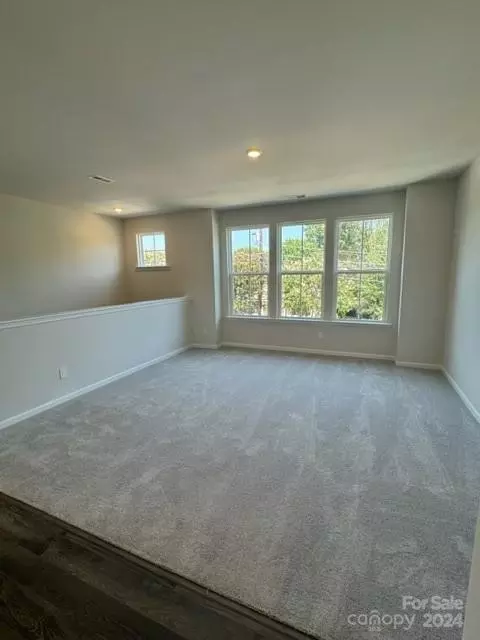 Living - 423 Jetton St, Davidson, NC 28036 photo 2 of 3