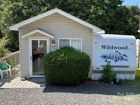 106 Sailboat 169 Dr #169, New London, NC 28127