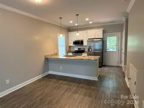 Kitchen - 1086 20th Ne St NE, Hickory, NC 28601 photo 1 of 3