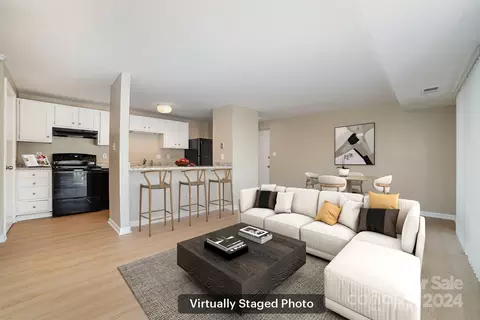 9511 Shannon Green J Dr #J, Charlotte, NC 28213