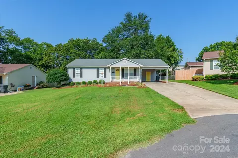 103 Chadwick Cir, Dallas, NC 28034