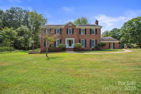 10238 Woodview Cir, Charlotte, NC 28277