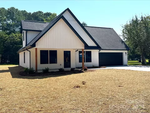 808 Dick St, Albemarle, NC 28001