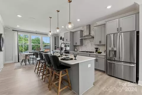 5051 Sunnybrae Pl, Charlotte, NC 28262