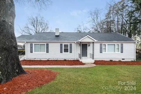 9244 Idlewild Rd, Charlotte, NC 28227
