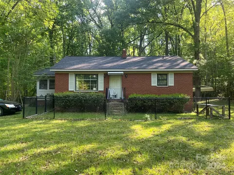2117 John St, Matthews, NC 28105
