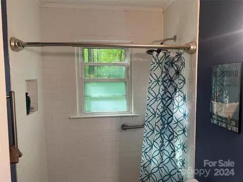 Bath - 2117 John St, Matthews, NC 28105 photo 3 of 3