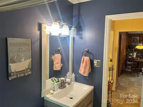 Bath - 2117 John St, Matthews, NC 28105 photo 2 of 3