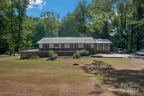 60 Hampton Ct, Columbus, NC 28722 photo 2
