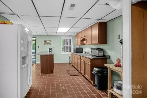60 Hampton Ct, Columbus, NC 28722 photo 17