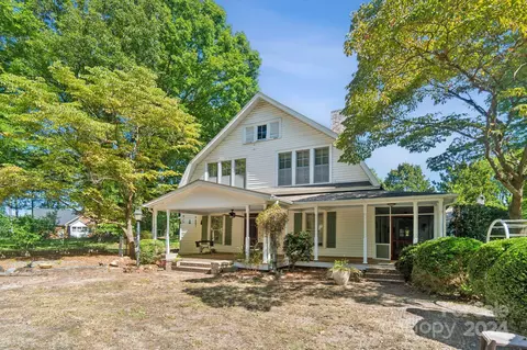 407 W Charlotte Ave, Mount Holly, NC 28120