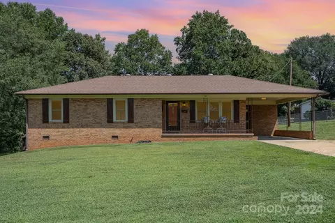 311 Park Dr, Stanley, NC 28164
