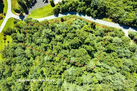 108 Morning Air Ln, Hendersonville, NC 28792