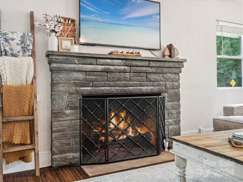 325 E 3rd St, Oakboro, NC 28129 photo 10