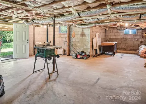 325 E 3rd St, Oakboro, NC 28129 photo 13