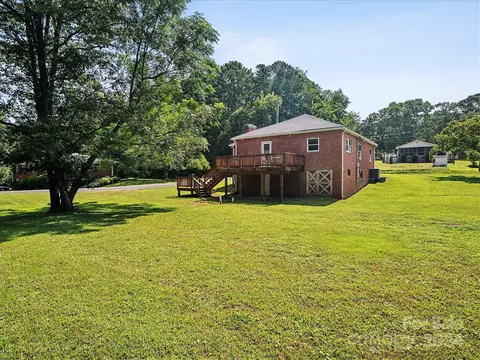 325 E 3rd St, Oakboro, NC 28129 photo 18