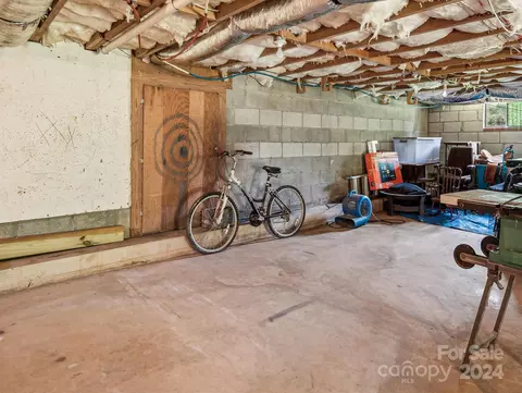 325 E 3rd St, Oakboro, NC 28129 photo 14