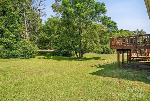 325 E 3rd St, Oakboro, NC 28129 photo 16