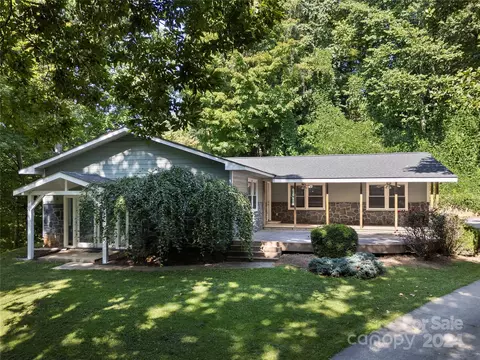 100 Far Side Way, Waynesville, NC 28786