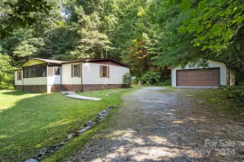 2519 Davis Mountain Rd, Hendersonville, NC 28739