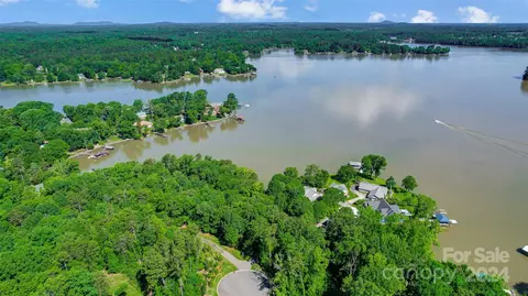 5452 Baker Ln, Clover, SC 29710