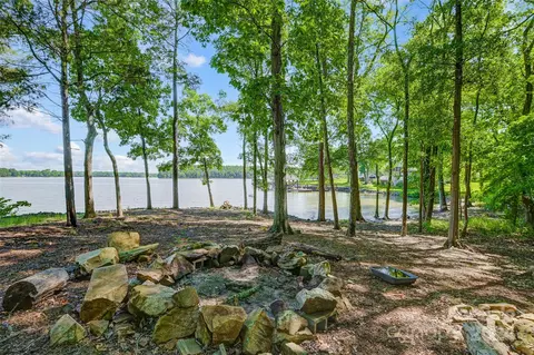 5452 Baker Ln, Clover, SC 29710 photo 6