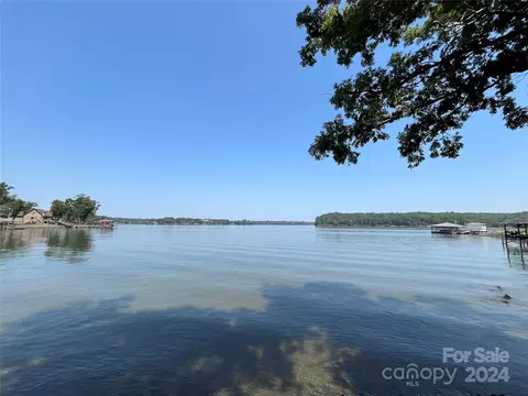 5452 Baker Ln, Clover, SC 29710 photo 2