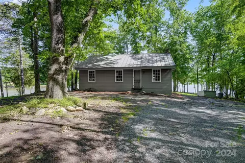 5452 Baker Ln, Clover, SC 29710 photo 13