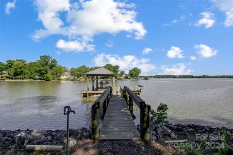 5452 Baker Ln, Clover, SC 29710 photo 8