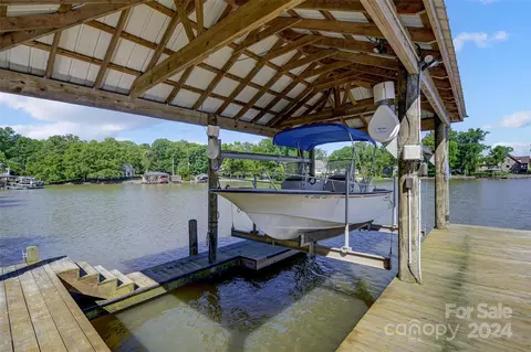 5452 Baker Ln, Clover, SC 29710 photo 10