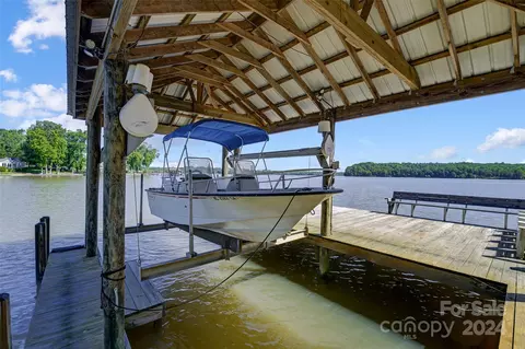 5452 Baker Ln, Clover, SC 29710 photo 11