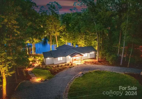 518 Stonemarker Rd, Mooresville, NC 28117