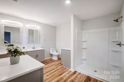 Bath - 316 E Morrow Ave, Monroe, NC 28112 photo 1 of 5