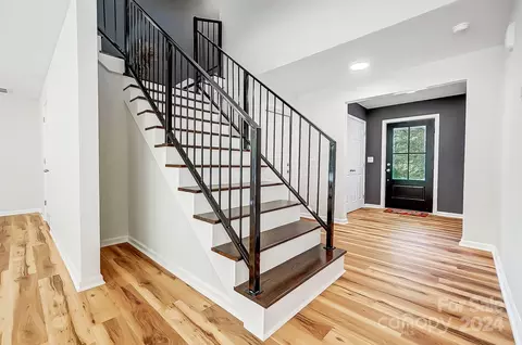 Entry Way - 316 E Morrow Ave, Monroe, NC 28112 photo 4 of 7