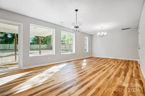 Living - 316 E Morrow Ave, Monroe, NC 28112 photo 1 of 3