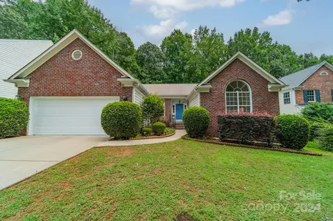 2945 Redfield Dr, Charlotte, NC 28270