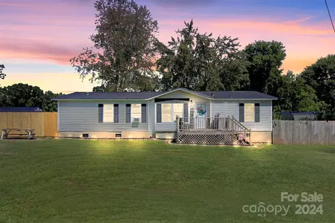 3029 Eli Ln, Hudson, NC 28638