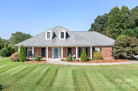 1244 Killian Farm Rd, Stanley, NC 28164