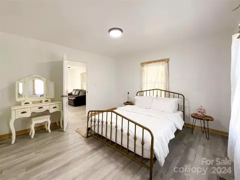 566 Abbeydale Rd, Harmony, NC 28634 photo 9