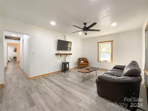 566 Abbeydale Rd, Harmony, NC 28634 photo 7