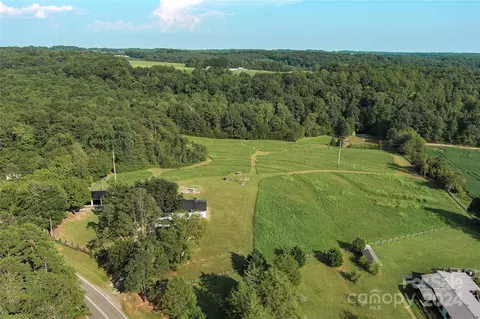 566 Abbeydale Rd, Harmony, NC 28634 photo 2